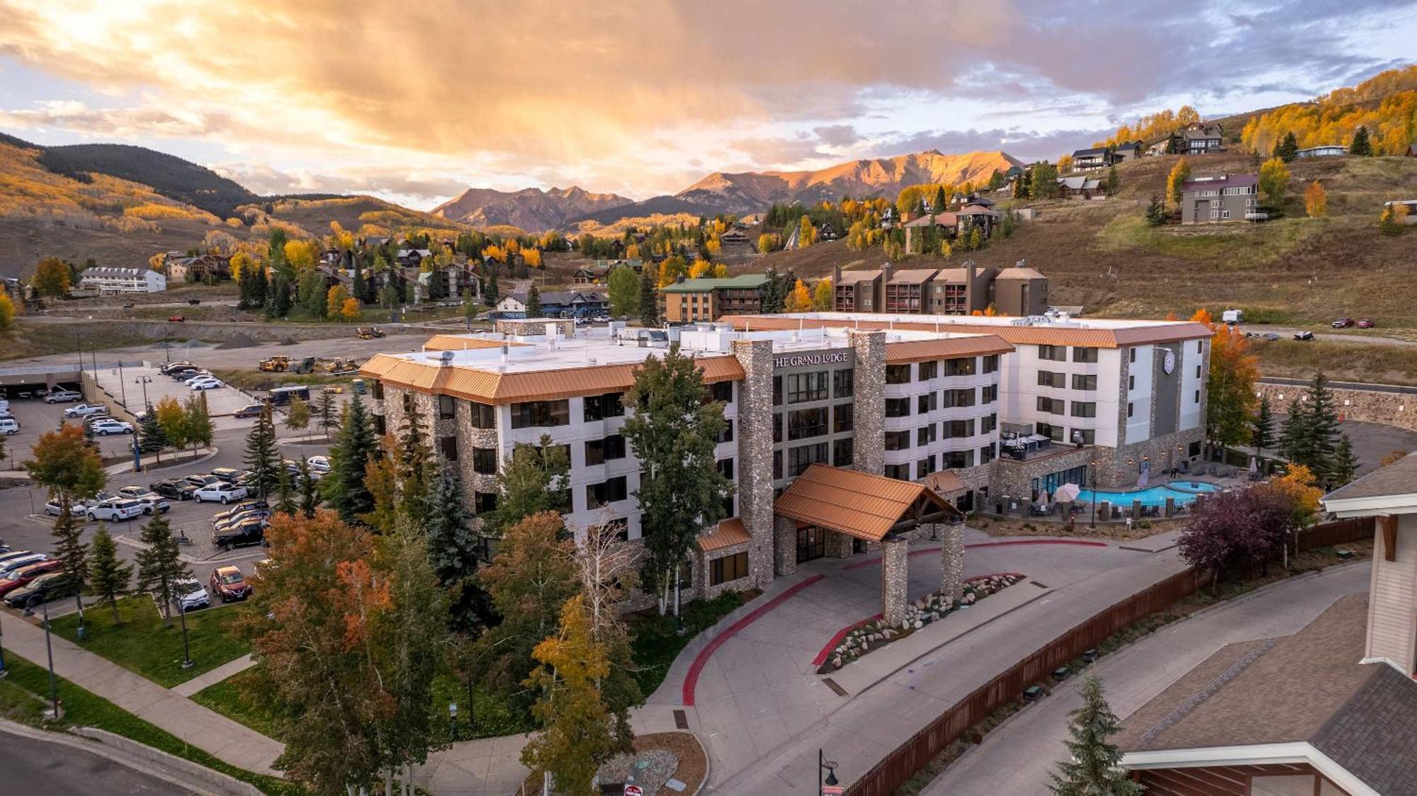 Studio 211 - Perfect Location With Pool And Hot Tub Crested Butte Eksteriør bilde